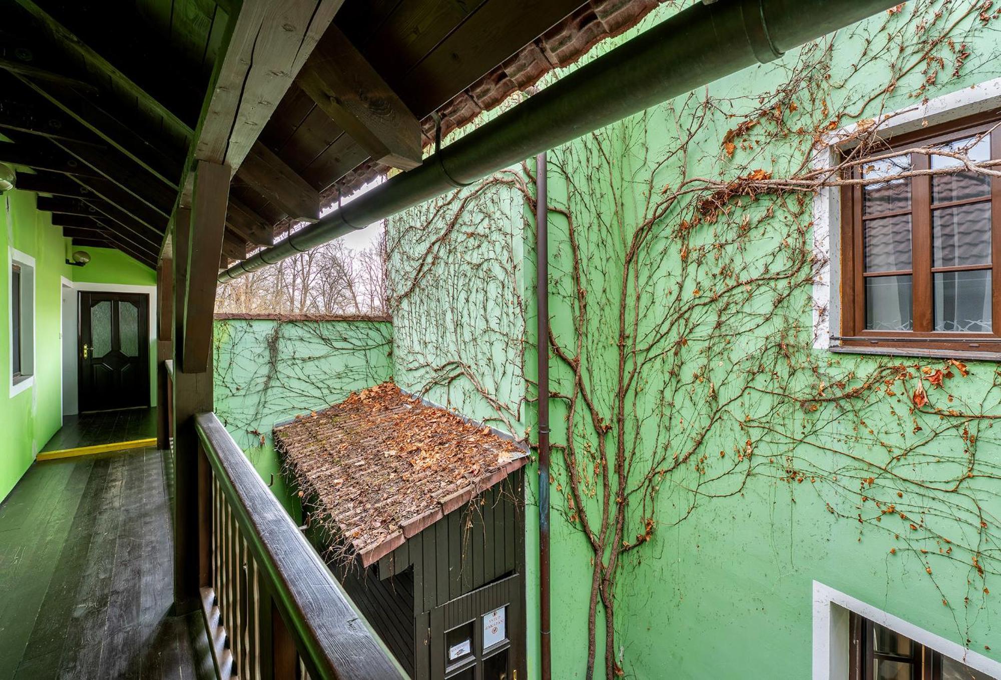 Rodinny Hotel Myslivna Trebon Exterior foto